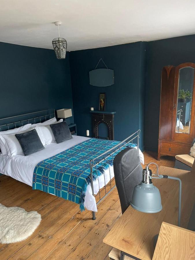 Bed and Breakfast Efail Y Garn Суонси Экстерьер фото